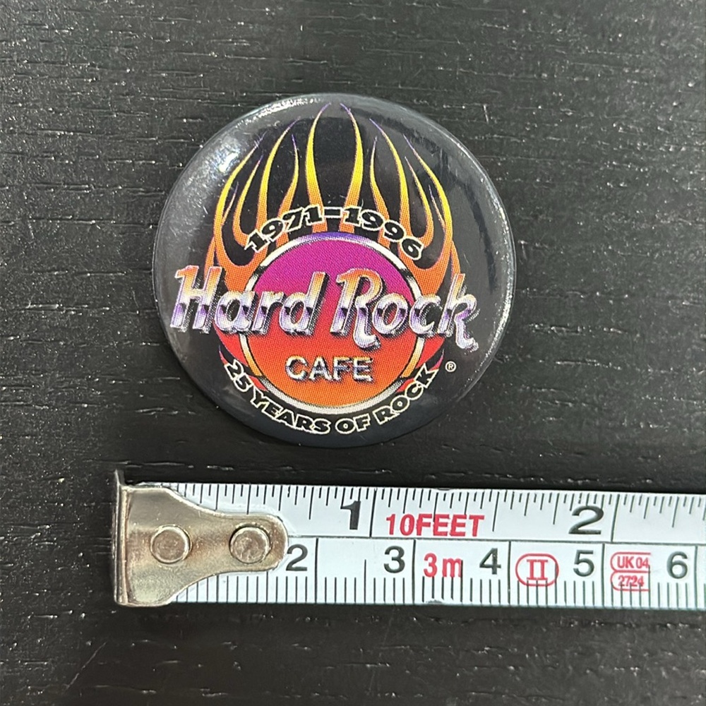Hard Rock Cafe Vintage 1996 25th Anniversary Button Pin - Picture 2 of 4